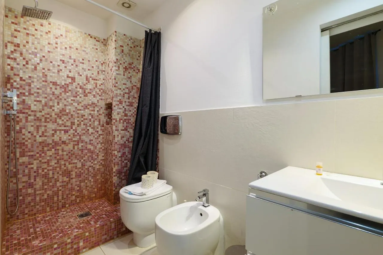 Cadorna Apartments Milan 0*,  Italy